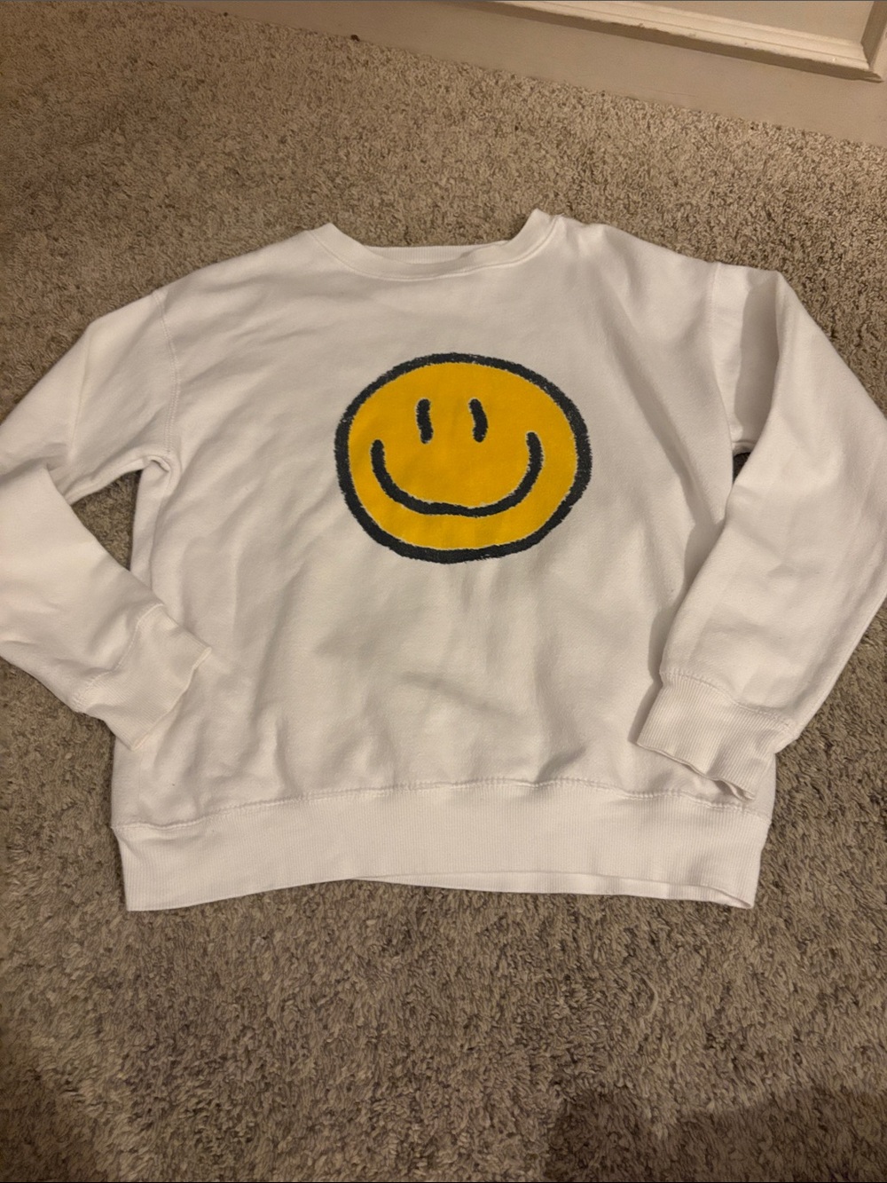 White Smiley Graphic Crewneck Sweater Vintage Havana kid’s size large (14)